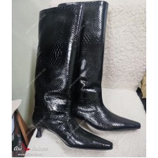 26_870_BLACK_python_lak